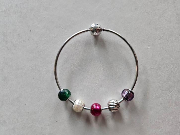 Pandora Essence armband & bedeltjes, Sieraden, Tassen en Uiterlijk, Bedels, Zo goed als nieuw, Pandora, Zilver, Ophalen of Verzenden