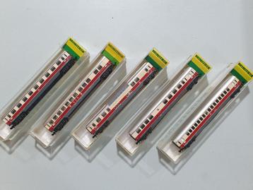 MINITRIX 5 rijtuigen met verlichting en OVP in nieuwstaat beschikbaar voor biedingen