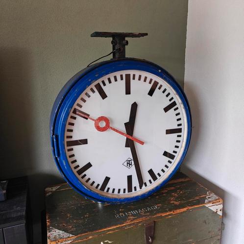 Grote industriële stationsklok van TN, NS. 71CM in doorsnede, Antiek en Kunst, Antiek | Klokken, Ophalen
