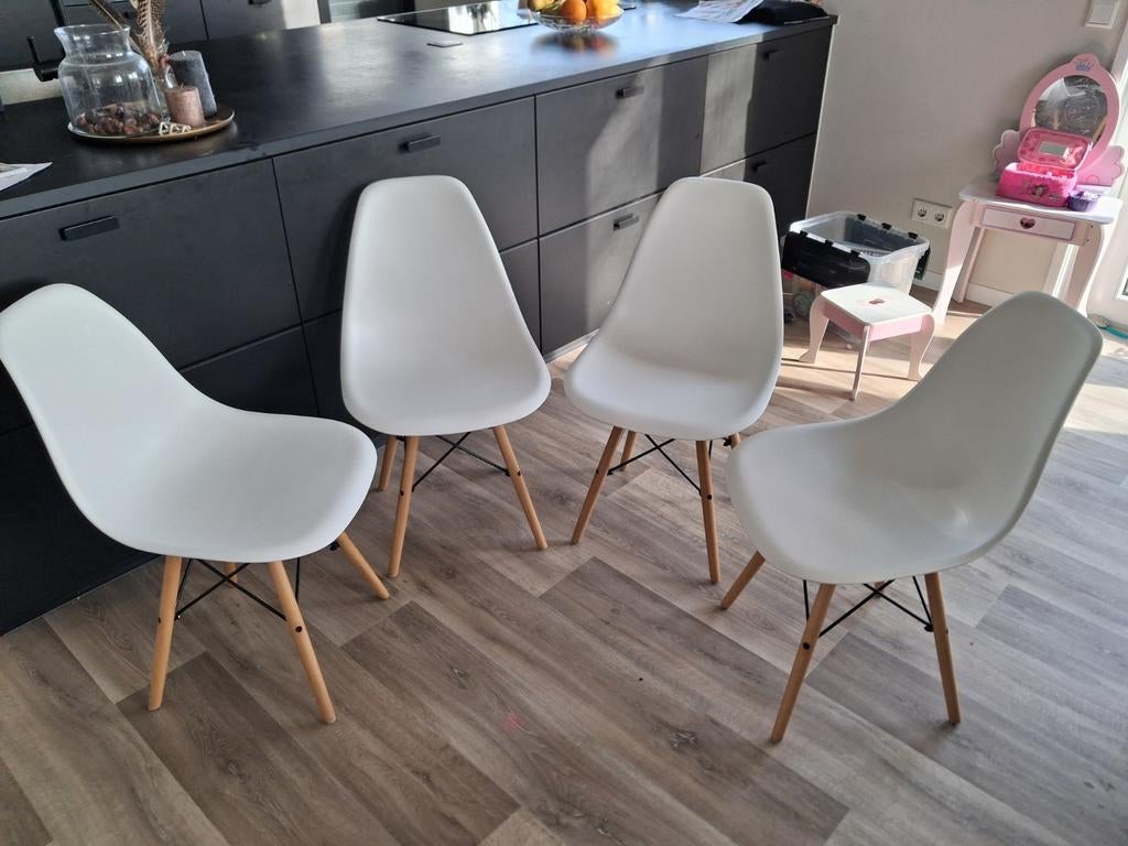 Set van 4 witte kunsstof stoelen, Gebruikt, Wit, Vier, Modern