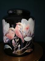 Zwarte glazen vaas met magnolia en vogels, Huis en Inrichting, Woonaccessoires | Vazen, Zwart, Ophalen of Verzenden, Minder dan 50 cm