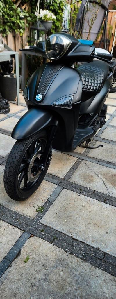 piaggio liberty 4t 2v 45km custom lagere instap, Fietsen en Brommers, Scooters | Piaggio, Gebruikt, Overige modellen, Ophalen