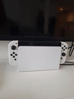 Nintendo Switch OLED + Games, Spelcomputers en Games, Games | Nintendo Switch, 1 speler, Ophalen of Verzenden, Zo goed als nieuw
