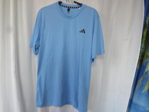 licht blauw aeroready trainings t-shirt mt XL=52 van adidas, Kleding | Heren, T-shirts, Gedragen, Maat 52/54 (L), Blauw, Ophalen of Verzenden