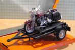 Harley Davidson FLSTS Heritage Springer + trailer 1:18, Hobby en Vrije tijd, Modelauto's | 1:18, Maisto, May Cheong Group France S.A.S.