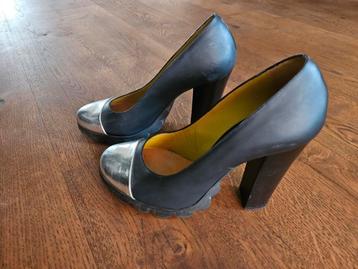 Pollini pumps beschikbaar voor biedingen