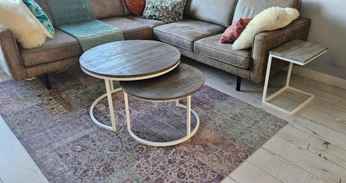 Mooie ronde mangohouten salontafels met bijzettafel met wit, Huis en Inrichting, Tafels | Salontafels, Zo goed als nieuw, Minder dan 50 cm