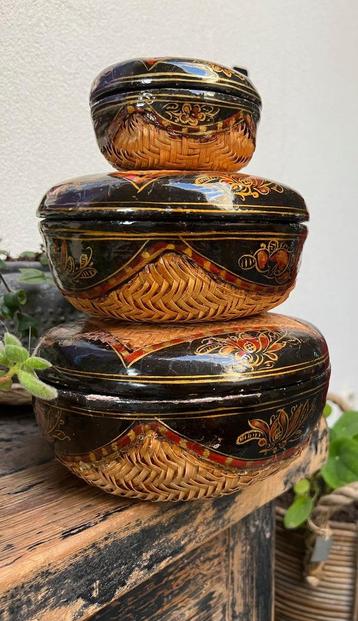 Chinese zwart lakdoos Bamboe hars handbeschilderd oud set beschikbaar voor biedingen