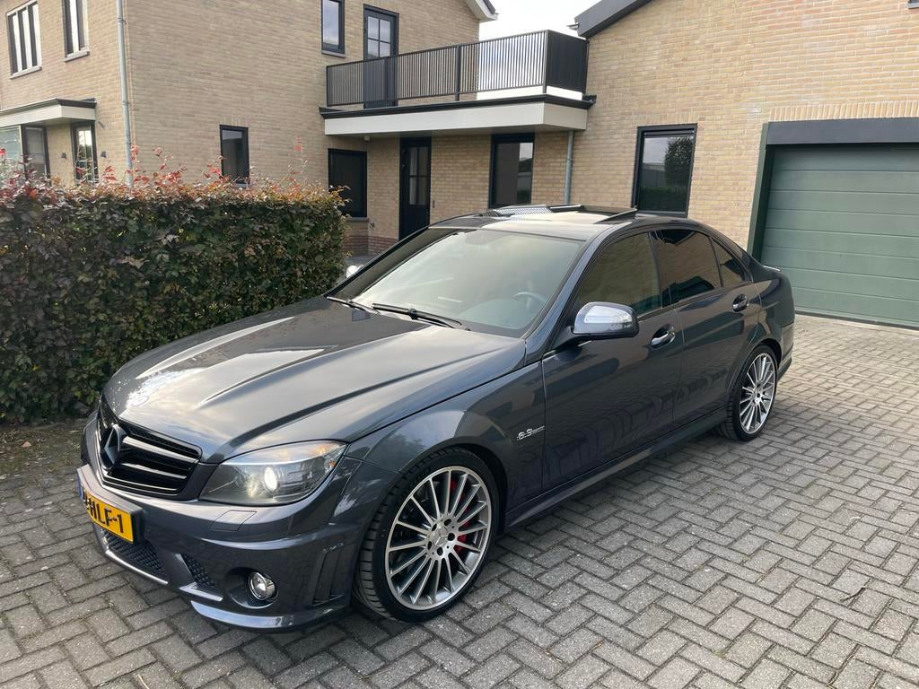 Mercedes-Benz C-Klasse 6.2 C63 AMG Sedan AUT 2009 Zwart, Auto's, Mercedes-Benz, Particulier, C-Klasse, Achteruitrijcamera, Adaptieve lichten