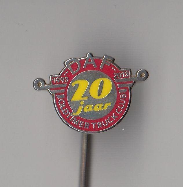 DAF Vrachtwagen Oldtimer Club Rood emaille speldje, Verzamelen, Speldjes, Pins en Buttons, Gebruikt, Speldje of Pin, Overige onderwerpen