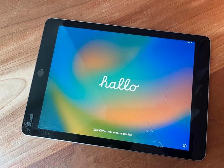 iPad 5 - Gebarsten Scherm - Werkt verder prima, Computers en Software, Apple iPads, Gebruikt, Apple iPad, Wi-Fi, 9 inch, 32 GB