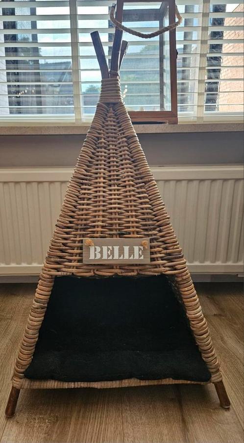 Katten Tipi mand Rotan Tipi (50x50x82cm), Dieren en Toebehoren, Kattenmanden, Zo goed als nieuw, Riet, Ophalen