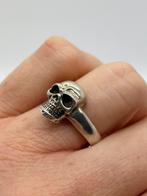 A156 Prachtige zilveren skull ring maat 19, 19 tot 20, Ophalen of Verzenden, X, Dame of Heer