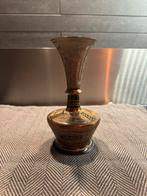 Decoratief messing vaasje met gravures, Ophalen