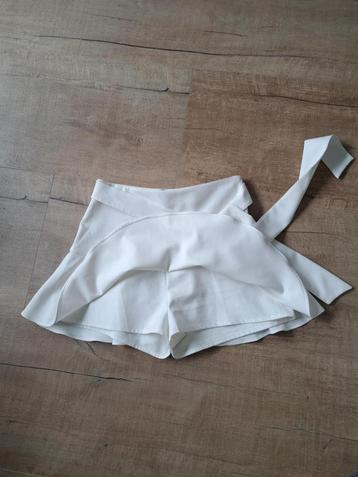 Zara skort (rokje en korte broek), maat S.  beschikbaar voor biedingen