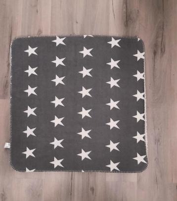 Sterren dekentje 90x90cm
Fleece en super zacht 
 beschikbaar voor biedingen