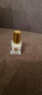Estee Lauder Nagelak - White Petal (3/4 vol), Gebruikt, Wit, Ophalen of Verzenden, Handen en Nagels