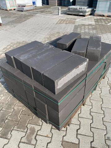 Stapelblokken antraciet 15x15x45cm partij 62st beschikbaar voor biedingen