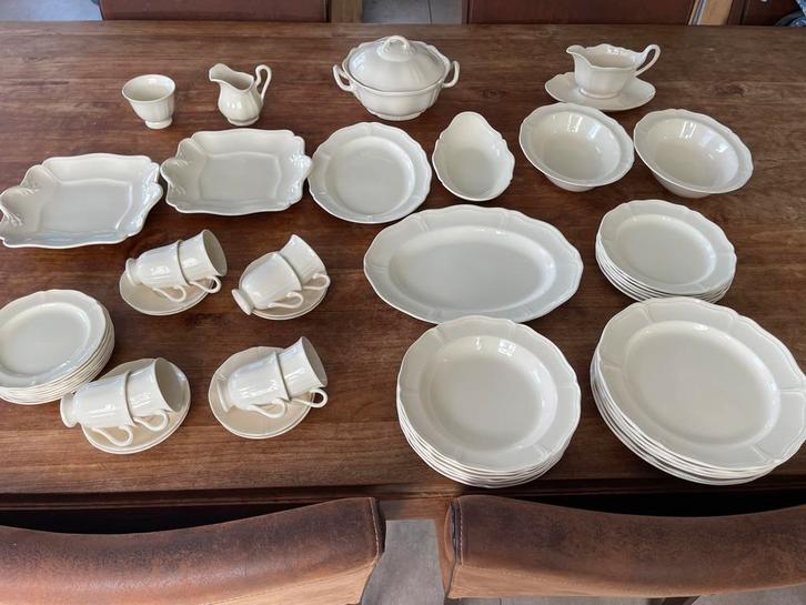Wedgwood Queen's Plain servies, Huis en Inrichting, Keuken | Servies, Zo goed als nieuw, Compleet servies, Wedgwood, Porselein