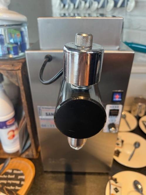 Perfect werkend professioneel slagroomapparaat  Slagroommach, Witgoed en Apparatuur, Koffiezetapparaten, Gebruikt, Overige modellen