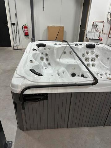 Coverlift lifter deksel lift voor spa jacuzzi beschikbaar voor biedingen