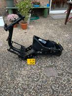Piaggio zip 2 takt brom frame 2012 met bijbehorende buddybak, Fietsen en Brommers, Scooters | Piaggio, Ophalen, Tweetakt, Maximaal 45 km/u