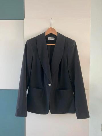 Leuk zwart jasje Vero Moda L/40 beschikbaar voor biedingen