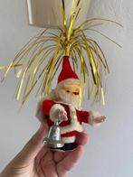Vintage Kerst 1950’s Kerstman met klok en pluim aan spiraal, Diversen, Kerst, Ophalen of Verzenden, Zo goed als nieuw