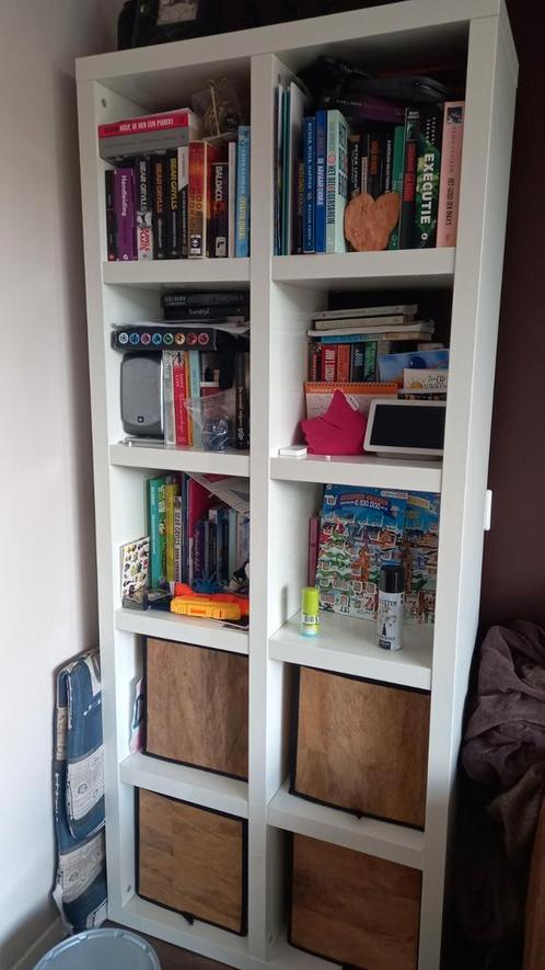 Hoogglans witte boekenkast, Huis en Inrichting, Kasten | Boekenkasten, Zo goed als nieuw, 50 tot 100 cm, 200 cm of meer, 25 tot 50 cm