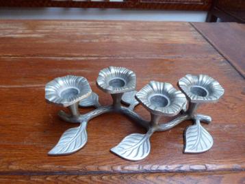 Lieve metalen kandelaar voor 4 kaarsen beschikbaar voor biedingen
