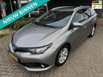 Toyota Auris Sport 1.8 Hybrid Dynamic Go ECC/CAM/LED APK+NAP, 65 €/maand, 28 km/l, Gebruikt, Alcantara