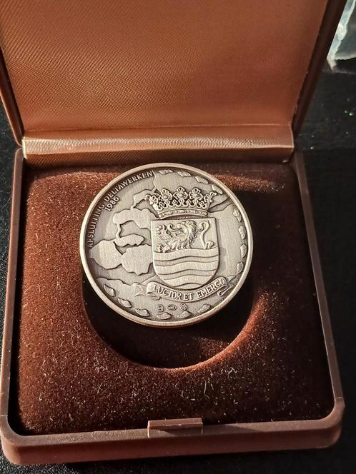 Zilveren penning van afsluiting deltawerken 925, Postzegels en Munten, Penningen en Medailles, Zilver, Ophalen of Verzenden