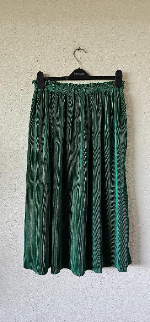 groene plise rok van samsoe samsoe maat M (17625), Kleding | Dames, Rokken, Maat 38/40 (M), Groen, Knielengte, Verzenden