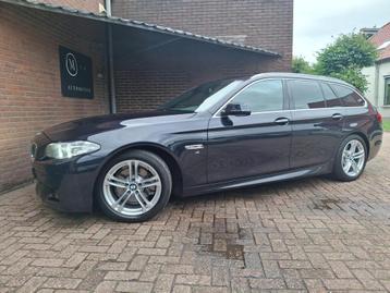 BMW 5-serie Touring 520i M Sport 184PK Automaat / Navigatie  beschikbaar voor biedingen
