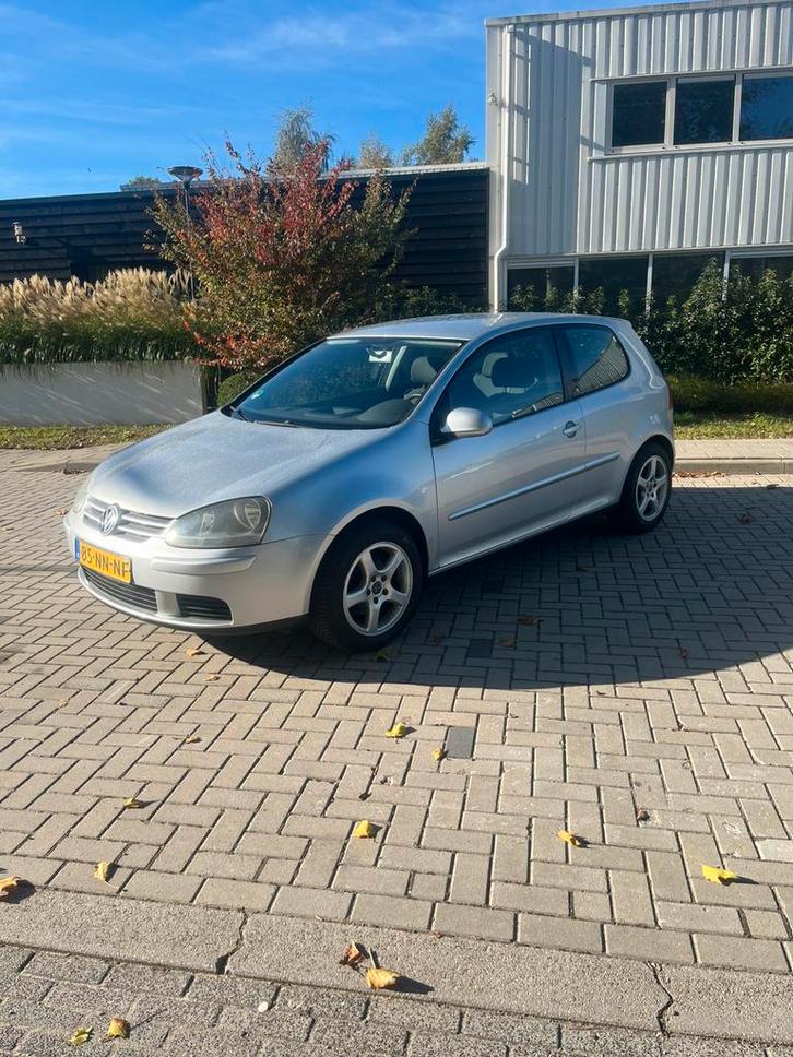 Volkswagen Golf 1.4 16V 55KW 3D 2004 Grijs, Auto's, Volkswagen, Particulier, ABS, Airbags, Airconditioning, Bluetooth, Centrale vergrendeling