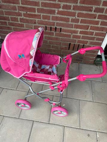 Speel poppenwagen beschikbaar voor biedingen