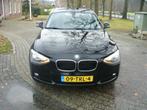 BMW 1-serie 116i Business+, Auto's, BMW, Gebruikt, 4 cilinders, Zwart, Origineel Nederlands