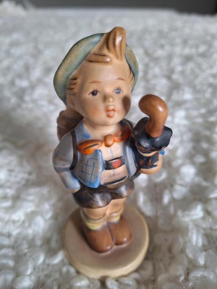 Hummel beeldje - Parapluutje, Antiek en Kunst, Antiek | Keramiek en Aardewerk, Ophalen of Verzenden