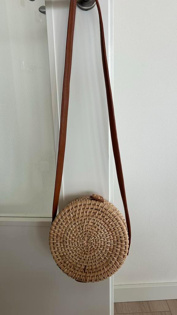 Sissy Boy Rieten Tas met Leren Band - Boho Stijl, Sieraden, Tassen en Uiterlijk, Tassen | Damestassen, Zo goed als nieuw, Schoudertasje