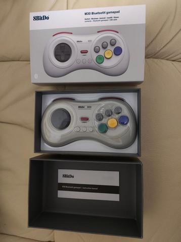 8BitDo M30 Bluetooth® gamepad beschikbaar voor biedingen