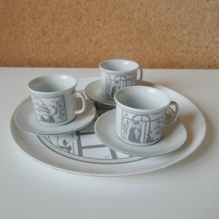 Jaren 80 kop en schotels Douwe Egberts, Huis en Inrichting, Keuken | Servies, Zo goed als nieuw, Kop(pen) en/of Schotel(s), Overige stijlen