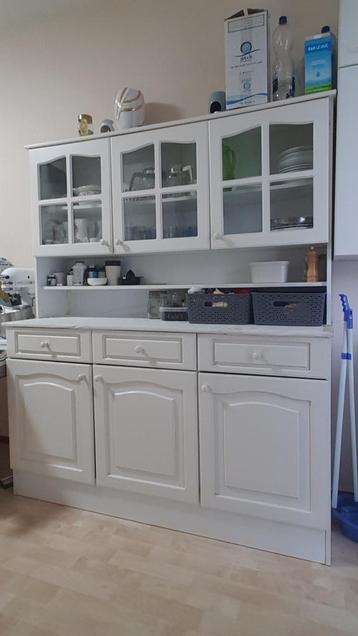 Buffetkast beschikbaar voor biedingen