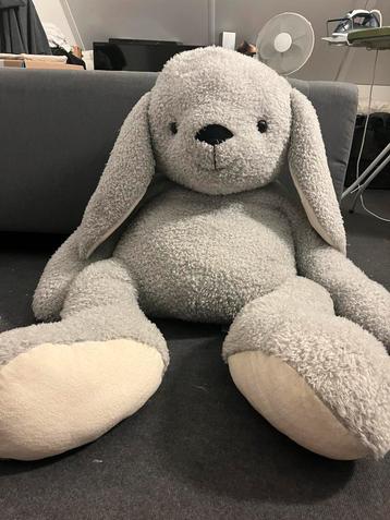 Grote Knuffel Konijn beschikbaar voor biedingen