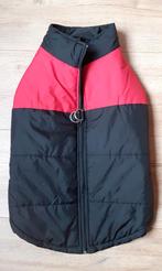 Hondenjas rood/zwart, Dieren en Toebehoren, Ophalen, Nieuw, Hondenjas