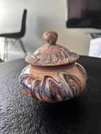 Geglazuurd terracotta potje, Ophalen