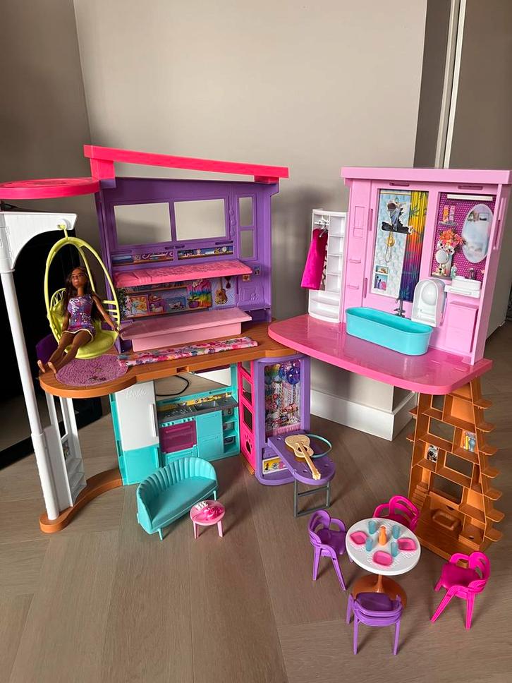 Barbie Malibu Vakantiehuis - compleet met accessoires!, Kinderen en Baby's, Speelgoed | Poppenhuizen, Zo goed als nieuw, Poppenhuis