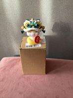 Schattig Dierenbeeldje met Leeuwendans Hoed nieuw, Verzamelen, Beelden en Beeldjes, Ophalen of Verzenden, Nieuw, Dier