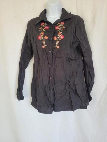 Gave zwarte blouse, bloemen stiksel mt 42/44 Comfort Fashion beschikbaar voor biedingen