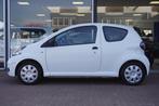 Toyota Aygo 1.0-12V Access | 3deurs | Youngtimer | Wit |Stuu, Voorwielaandrijving, Stof, Gebruikt, Zwart