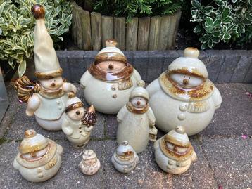 Sneeuwpoppen kerst familie beschikbaar voor biedingen